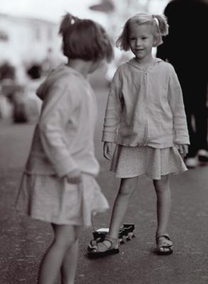 Sisters, Pentax 6x7, 2.8/165mm lens