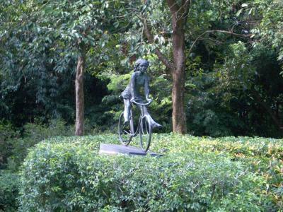 BOTANIC_STATUE_GirlOnBicycle.jpg