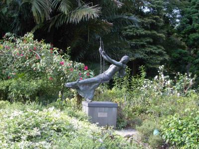 BOTANIC_STATUE_GirlOnSwing.jpg