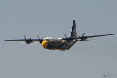 u10/jas0420/medium/21851149.BlueAngelsFatAlbertoncoming.jpg
