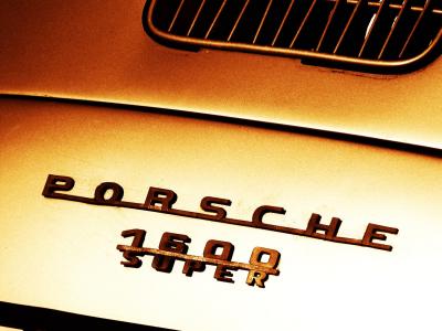 Porsche  (Olympus C-2100)