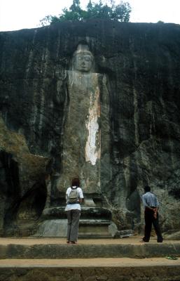 u10/lcarlsen/medium/41471199.SRI_BuddhaTrineRaja.jpg