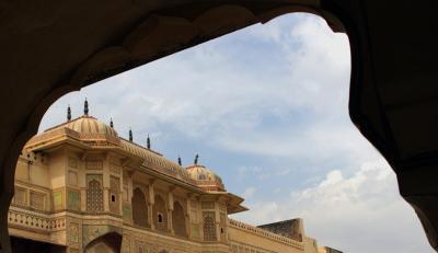 u10/lkf/medium/41472646.Upload007ViewfromArchwayofGaneshPolAmberFort.jpg
