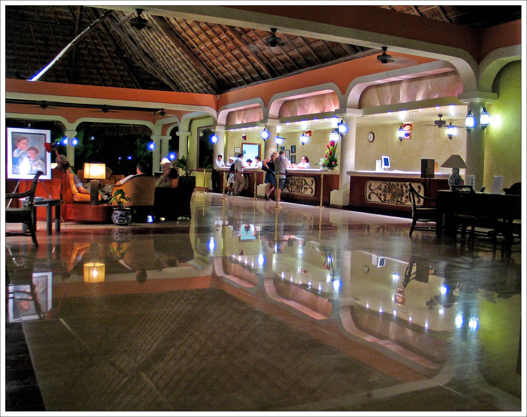 Grand Palladium Colonial Lobby