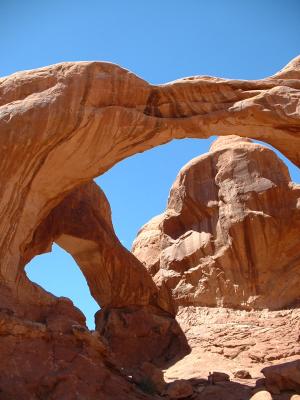 Verticle double arch