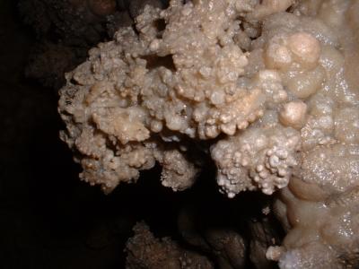 Cave feature