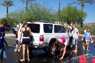 Cross Country Team holds a Car Wash