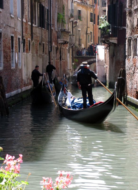 Gondolas-3.jpg