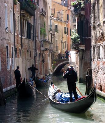 Gondolas-2.jpg