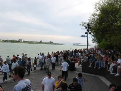 outside crowd2.jpg