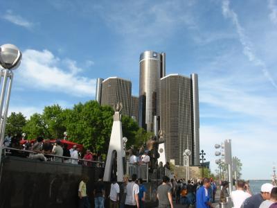 outside crowd3.jpg