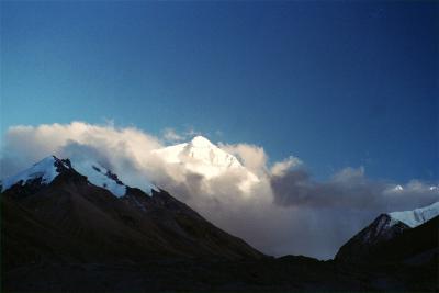Mount Qomolangma i]pԺpj