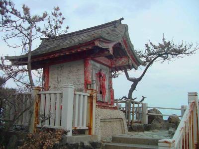 Katsura-hama shrine, a bit sea battered