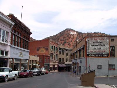 Hot, but not too busy. Nice town. GREAT shopping!