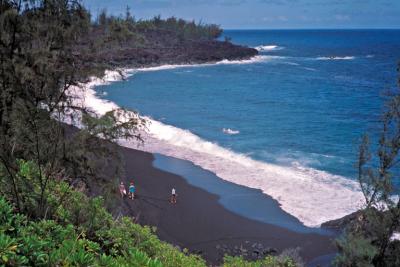 black sand - blue hawai'i