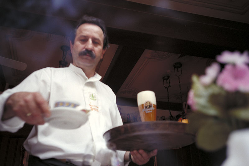 hofbrau beer man