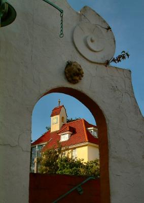 Chantry through arch.jpg