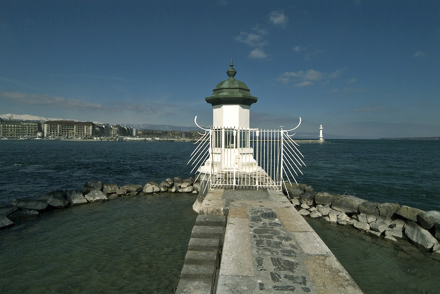 Eaux-Vives Lighthouse - Geneva