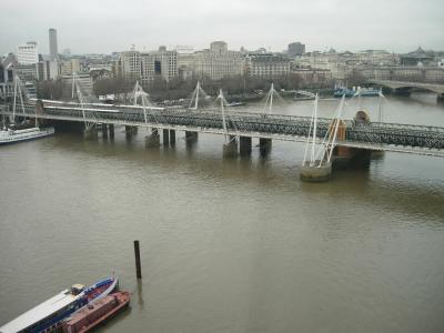 The footbridge across the Thames.