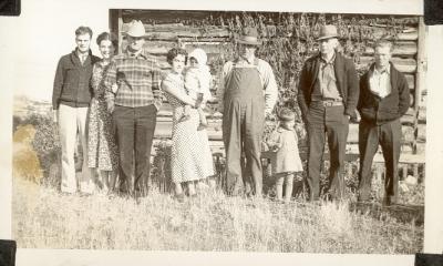 Gene, Pearl, Claris, Nell holding Avis, Ernest, Ollie, Fred and Ken