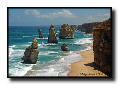Twelve-Apostles-at-midday.jpg