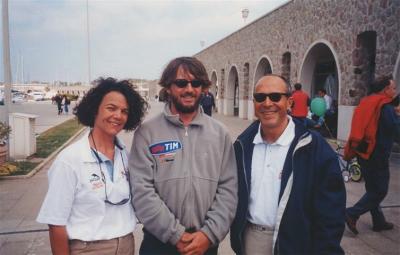 2004 I famosi Angela V e Roberto DVIn mezzo a loro un tecnico della TIM.:-)