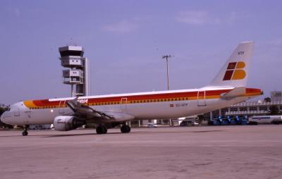 EC-HTF Iberia A321
