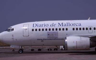 u11/airpaul/medium/2681285.ECGGOAirEuropaB737300Newspapertiltles.jpg