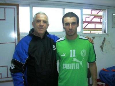 u11/alexg1/medium/37993776.476.jpg