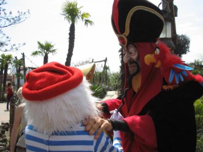 Jafar bullying Hook's helper