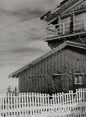 u11/bmcelya/medium/38001021.SierraBlancaSkiHut.jpg