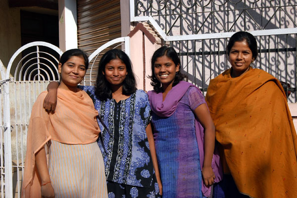 Indian women in front of their house in Gwalior