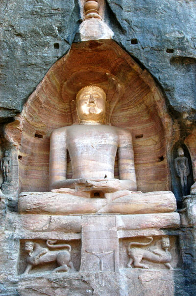 15th C. Jain sculptures