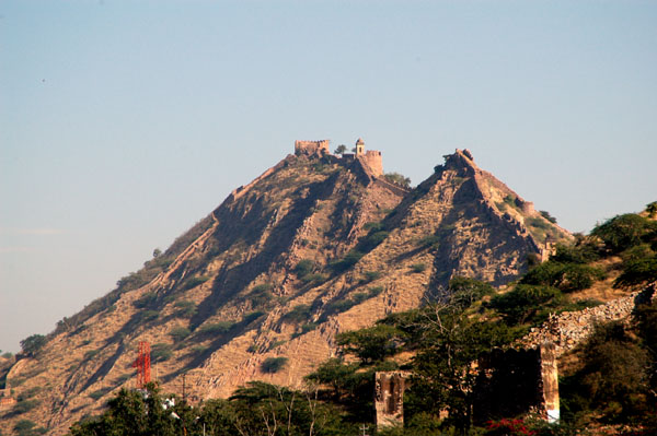 Many of the other mountains around Amber are also fortified