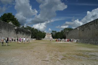 Chichen_CRW_5406.jpg