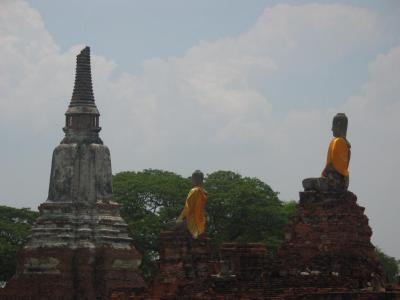 Buddhas at Entrance way