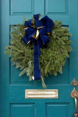 u11/cernynh/medium/38103271.px04wreathaquadoorceresM314672lg.jpg
