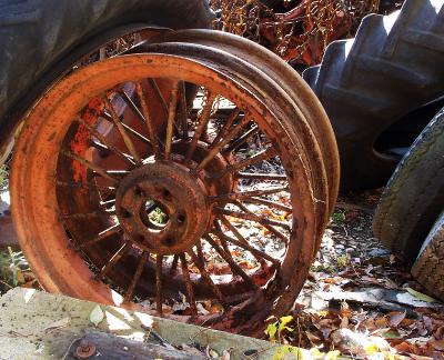 Rusty Hub (transportation, wheel, antique)
