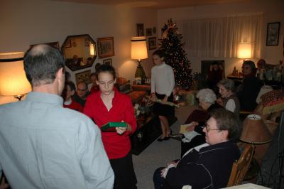 u11/coldwater/medium/38065885.ChristmasEveGifting.jpg