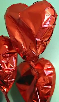 u11/cslr_challenge/medium/42746203.heartballoons_filtered.jpg