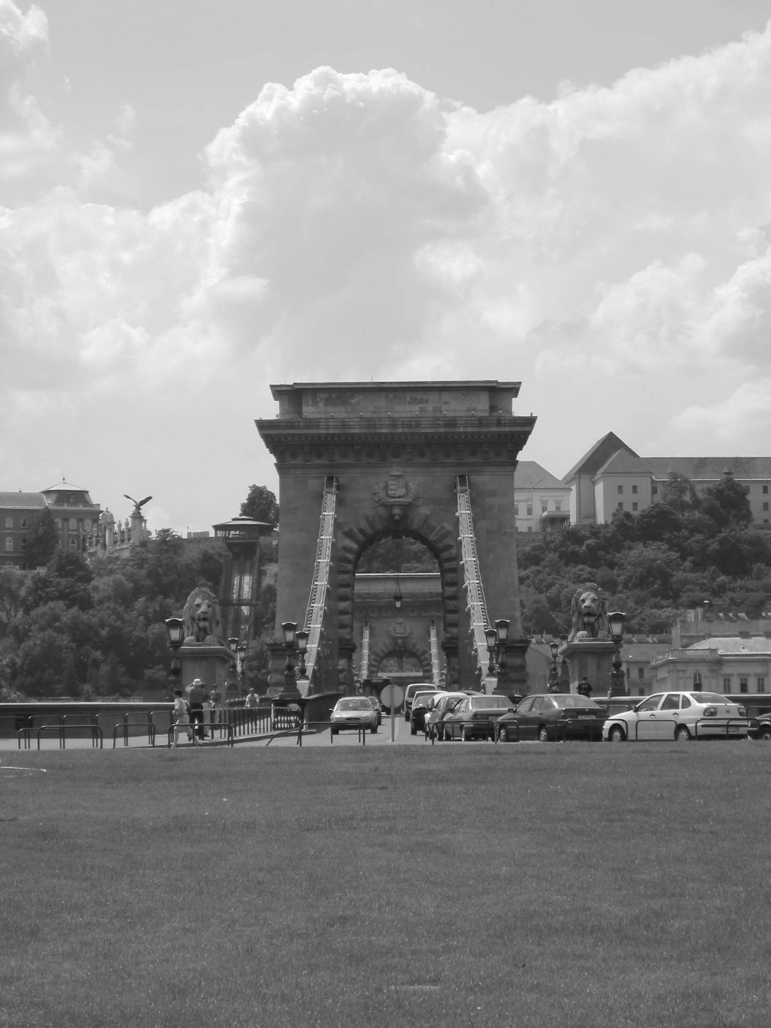 Budapest: I dont think they had cars in mind when they built it . . . 