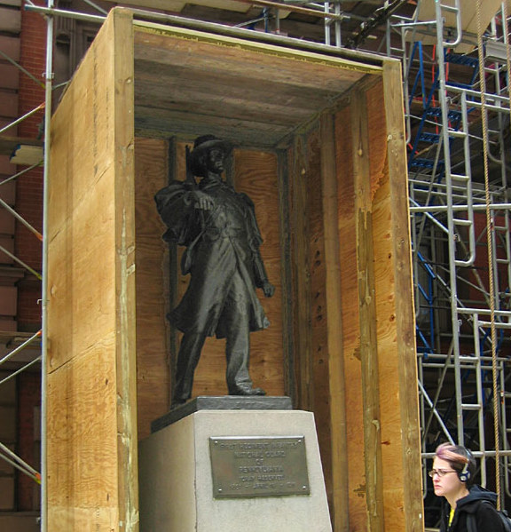 Inside the box a Union soldier *