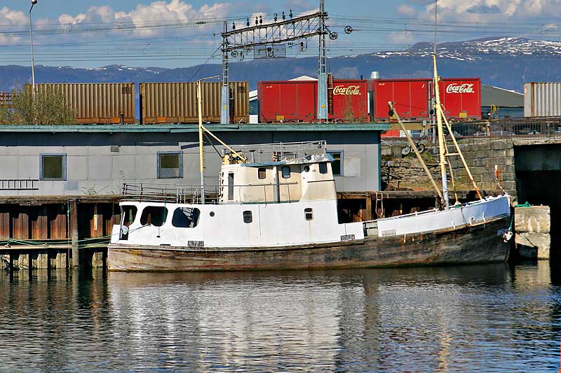 Water, ships and Coca Cola *