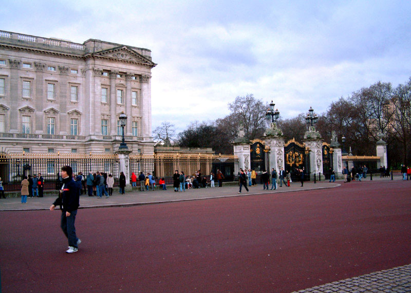 .......lets head towards Green Park..............