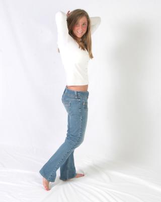 u11/digitallife/medium/42829652.resizedsteph_stand4fl.jpg