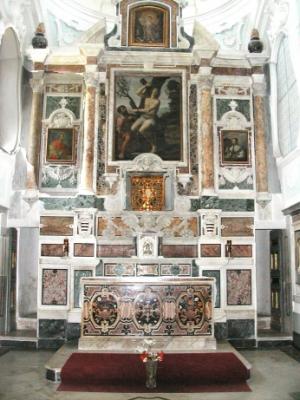 Chapel of San Pantaleone in the duomo. Patron saint of Ravello. Lived in 2nd century. His blood in cracked vessel here.