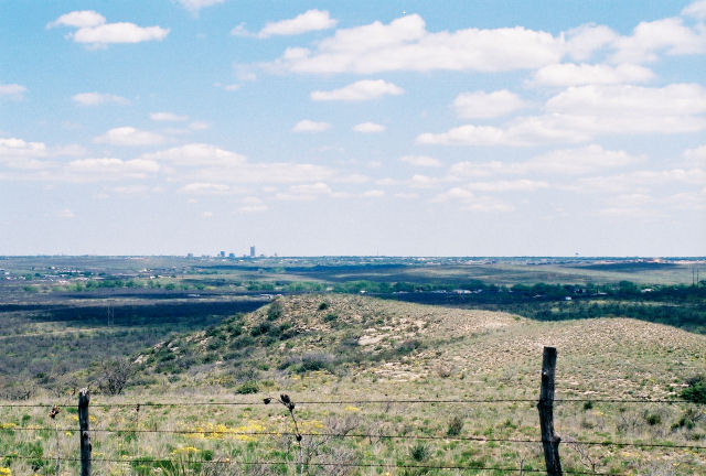 Distant Amarillo