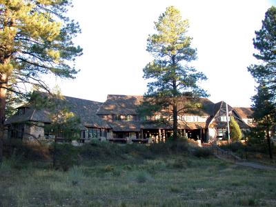 Bryce Lodge at sunrise