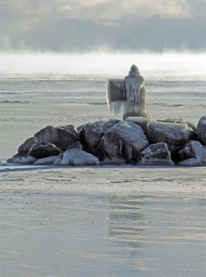 Inner breakwall light - 2004