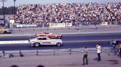 Roger Guzman Mart Higginbotham IHRA Nats Oct 71.jpg